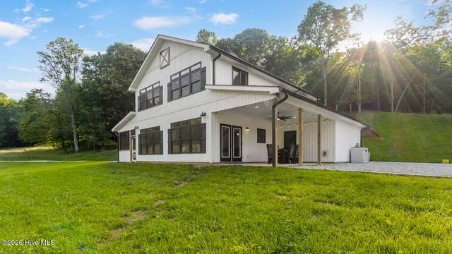 1651 Windingstairs Road, Topton, NC 28781