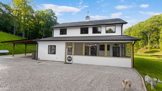 1651 Windingstairs Road, Topton, NC 28781