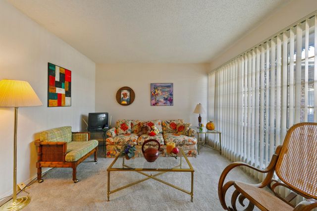 2503 Mccue Road 36, Houston, TX 77056