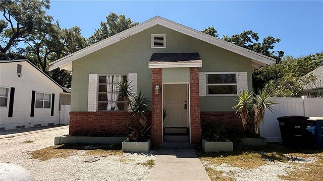 905 JONES STREET, Clearwater, FL 33755