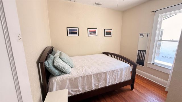 905 JONES STREET, Clearwater, FL 33755