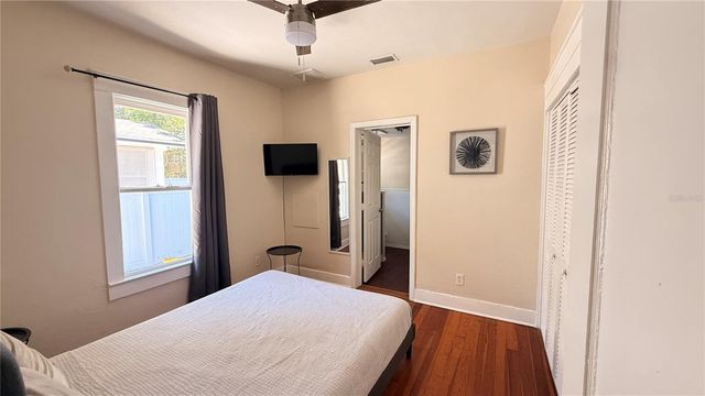 905 JONES STREET, Clearwater, FL 33755