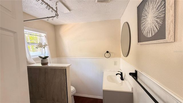 905 JONES STREET, Clearwater, FL 33755