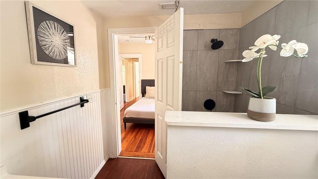 905 JONES STREET, Clearwater, FL 33755