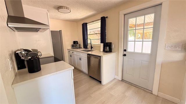 905 JONES STREET, Clearwater, FL 33755