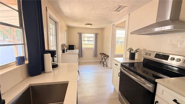 905 JONES STREET, Clearwater, FL 33755