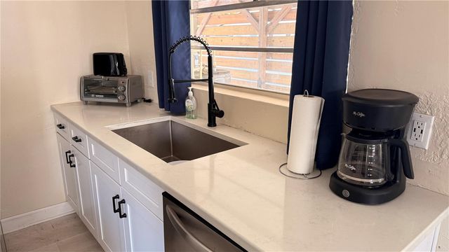 905 JONES STREET, Clearwater, FL 33755