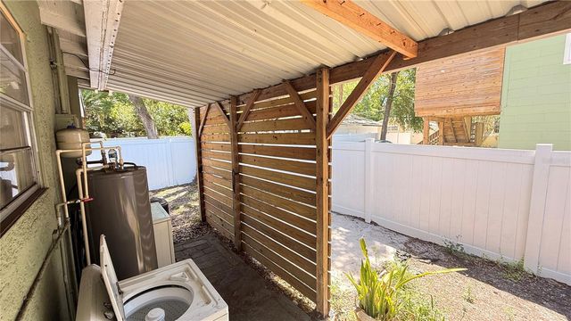 905 JONES STREET, Clearwater, FL 33755