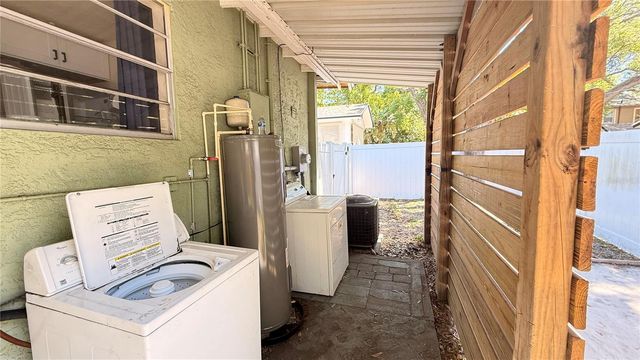 905 JONES STREET, Clearwater, FL 33755