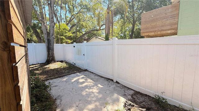 905 JONES STREET, Clearwater, FL 33755