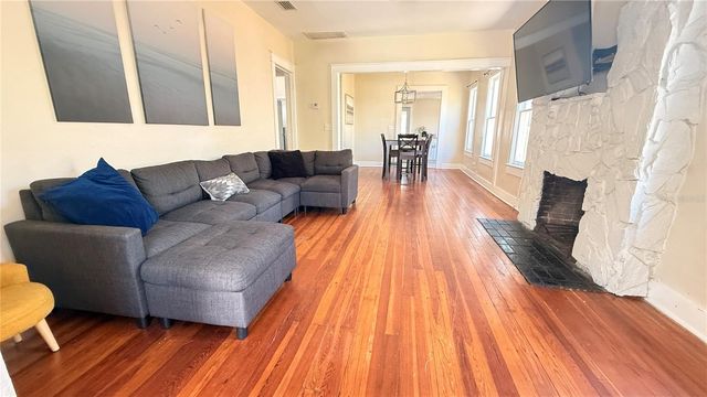 905 JONES STREET, Clearwater, FL 33755