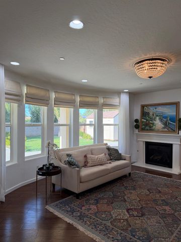 2049 Jordan Avenue, Clovis, CA 93611