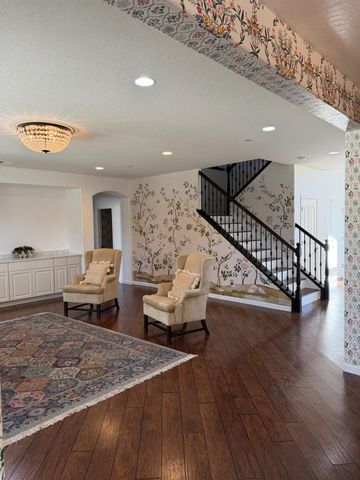 2049 Jordan Avenue, Clovis, CA 93611