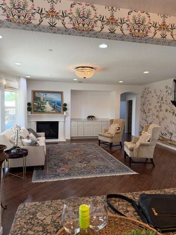 2049 Jordan Avenue, Clovis, CA 93611