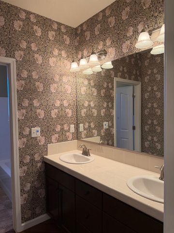 2049 Jordan Avenue, Clovis, CA 93611