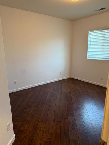 2049 Jordan Avenue, Clovis, CA 93611