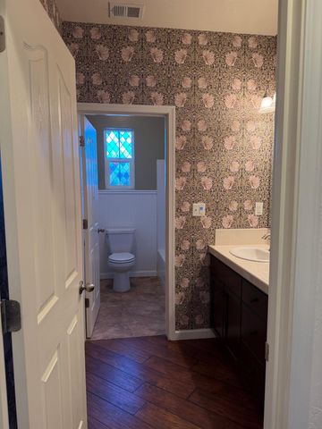 2049 Jordan Avenue, Clovis, CA 93611