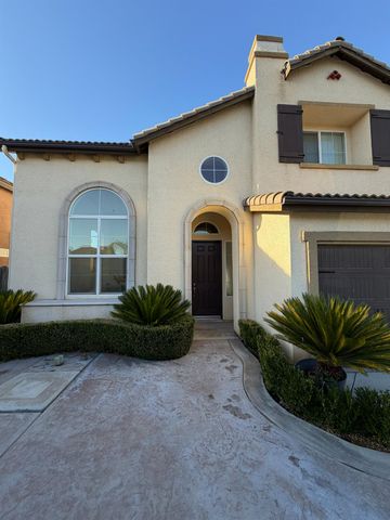 2049 Jordan Avenue, Clovis, CA 93611