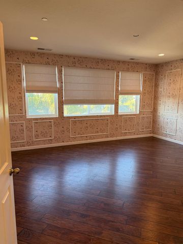 2049 Jordan Avenue, Clovis, CA 93611