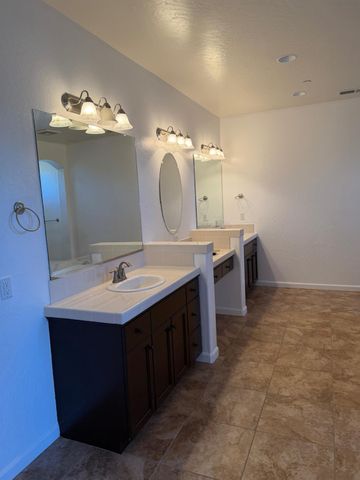 2049 Jordan Avenue, Clovis, CA 93611