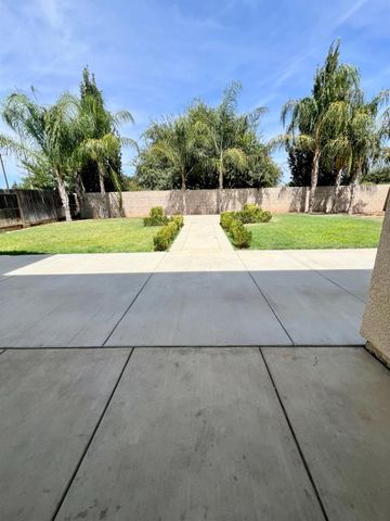 2049 Jordan Avenue, Clovis, CA 93611