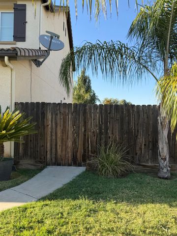 2049 Jordan Avenue, Clovis, CA 93611