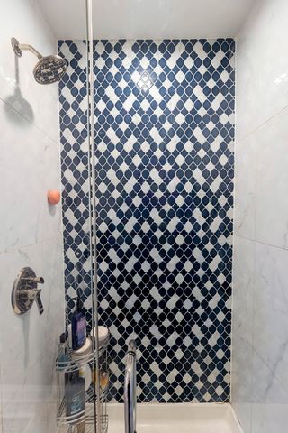 7931 S Paxton Avenue, Chicago, IL 60617