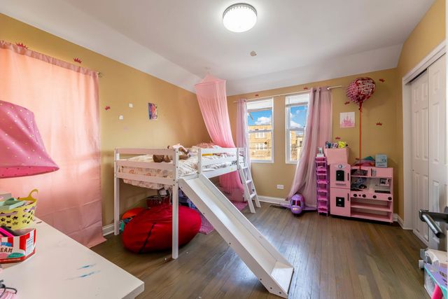 7931 S Paxton Avenue, Chicago, IL 60617