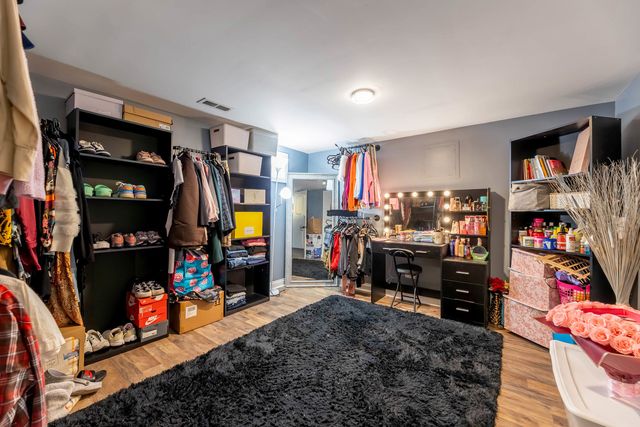 7931 S Paxton Avenue, Chicago, IL 60617