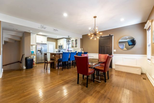 7931 S Paxton Avenue, Chicago, IL 60617