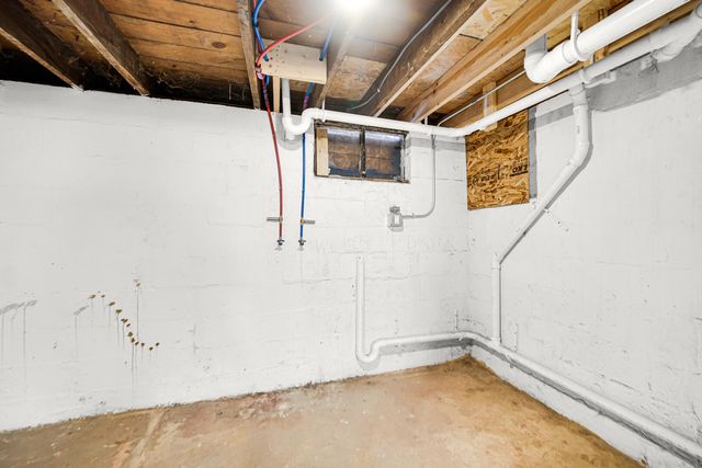 2733 Vermillion Street, Lake Station, IN 46405