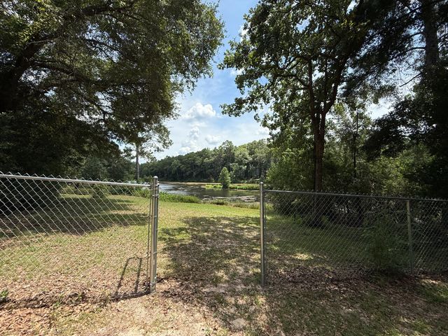 100 Overview Drive, Crestview, FL 32539