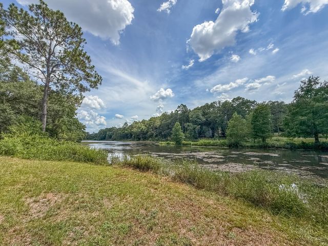 100 Overview Drive, Crestview, FL 32539