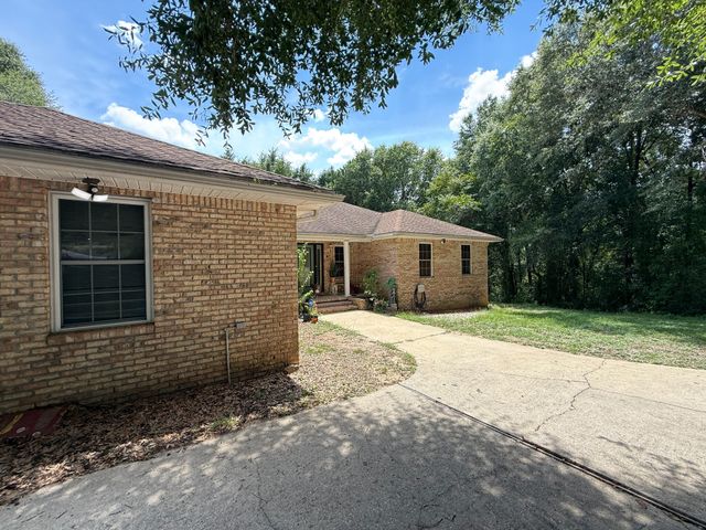 100 Overview Drive, Crestview, FL 32539