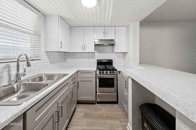 1601 W CAMELBACK Road E10AE, Phoenix, AZ 85015