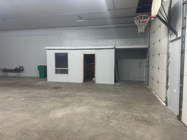 17050 M-86, Three Rivers, MI 49093