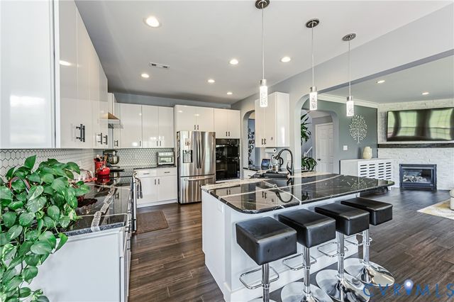 13119 Stockleigh Dr, Chester, VA 23831