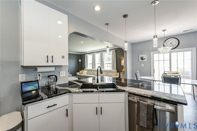 13119 Stockleigh Dr, Chester, VA 23831