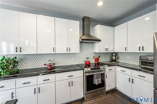 13119 Stockleigh Dr, Chester, VA 23831