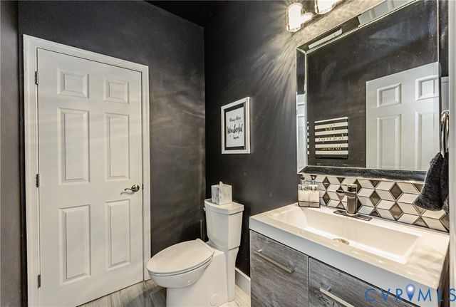 13119 Stockleigh Dr, Chester, VA 23831