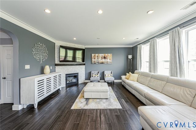 13119 Stockleigh Dr, Chester, VA 23831