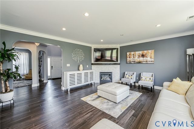 13119 Stockleigh Dr, Chester, VA 23831