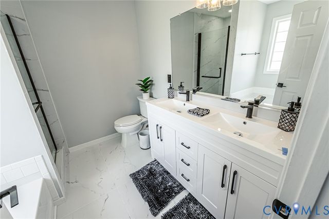 13119 Stockleigh Dr, Chester, VA 23831
