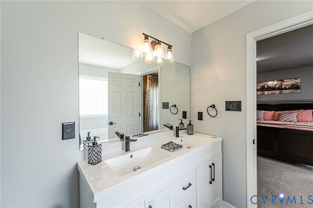 13119 Stockleigh Dr, Chester, VA 23831