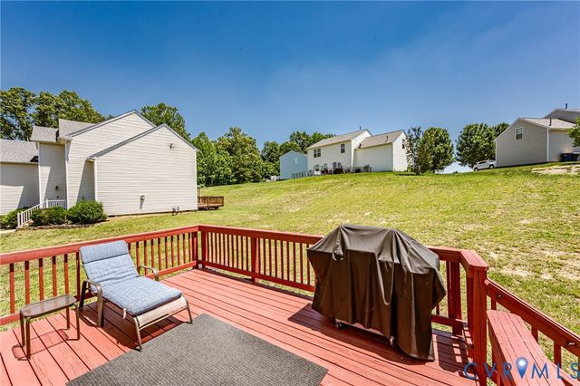 13119 Stockleigh Dr, Chester, VA 23831