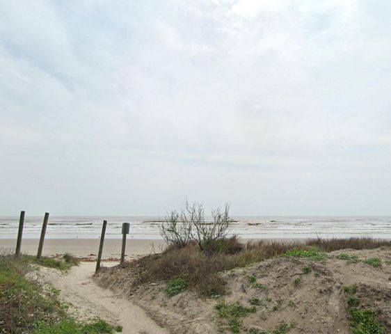 4013 Las Palmas, Galveston, TX 77554
