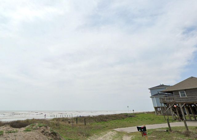 4013 Las Palmas, Galveston, TX 77554