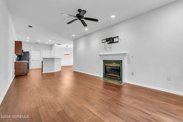 122 Greenlawns Drive, Lakewood, NJ 08701