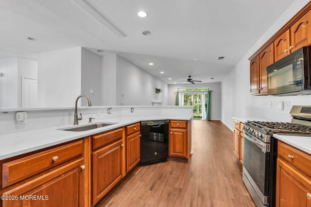 122 Greenlawns Drive, Lakewood, NJ 08701
