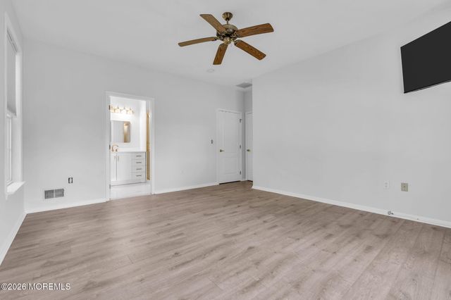 122 Greenlawns Drive, Lakewood, NJ 08701